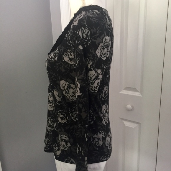 Elle Long sleeve flowered blouse - Picture 3 of 8